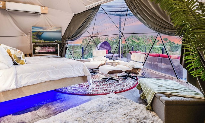 Lago Vista Station Balnéaire | Unique & Plush Eco-Glamping Resort in TX Hill country!