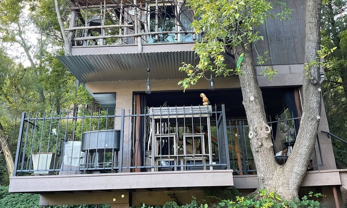 Payson Appartement | Treehouse Studio, fishing, boating and a hot tub and sauna area. Fall Special.