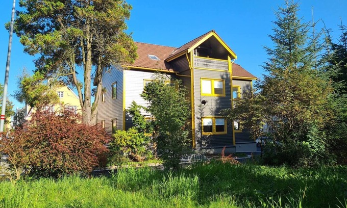 Stavanger Maison | ★ Unique, Spacious And Modern 3 BR w / King Beds, Near City Center, Free Parking