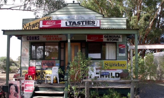 Dadswells Bridge Cabine | Unique Themed accommodation near Horsham, Victoria