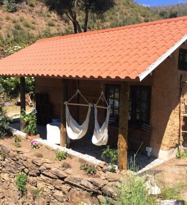 Figueiro dos Vinhos Autre | Unique Tiny House with Natural Building Techniques