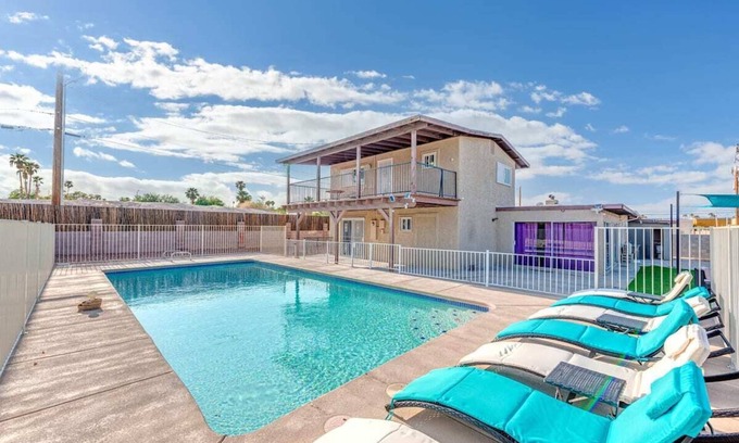 Paradise Maison | UNIQUE VACATION VILLA ON 30K SQ LOT WITH INDOOR HOT TUB SPA