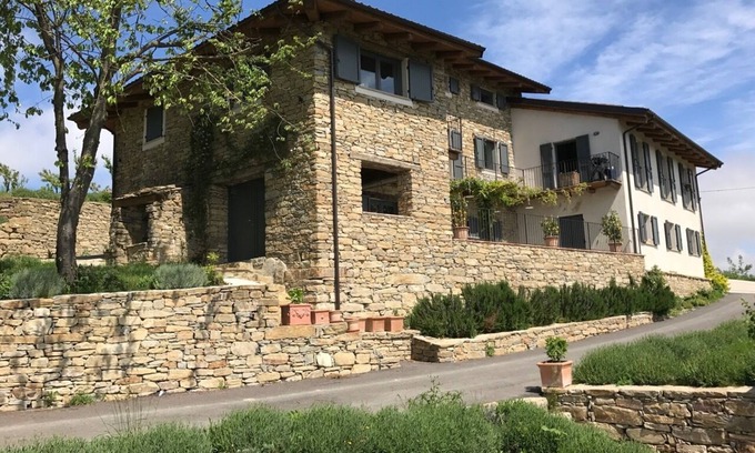 Mombarcaro Villa | Villa unique en Italie inexplorée avec vue sur l'Alp!