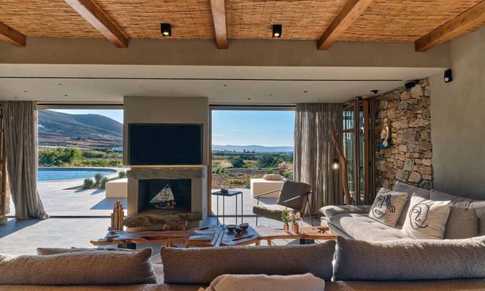 Molos Villa | Unique Villa with pool & farm, 5 minutes from the beach
