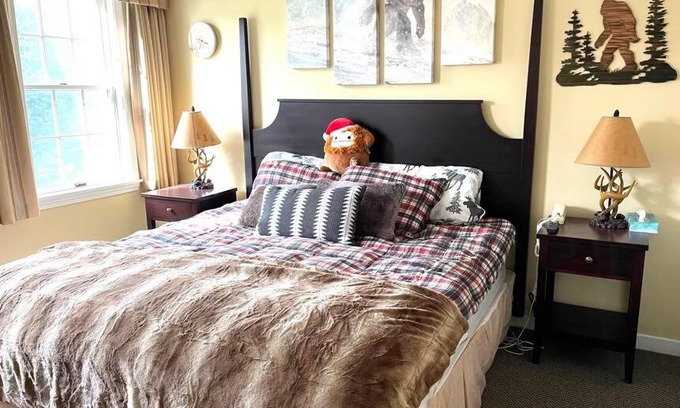 Hancock Appartement | Unique Yeti-Theme Ski On Off Suite Jiminy-Sleeps 4