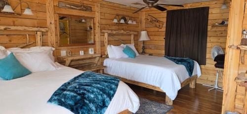 Cedaredge Cabine | Unit 1 at the Cedaredge Lodge