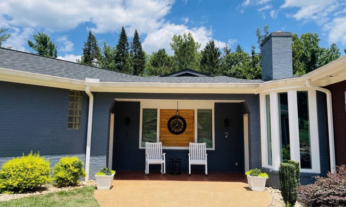 Charlottesville Copropriété | Unit 1 Expansive Luxury Suite for up to 4 Persons