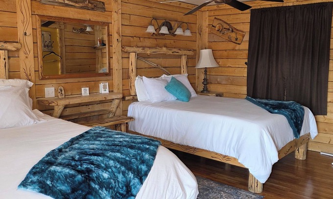 Cedaredge Cabine | Unit 1: Family Room/w Kitchenette at the Cedaredge Lodge