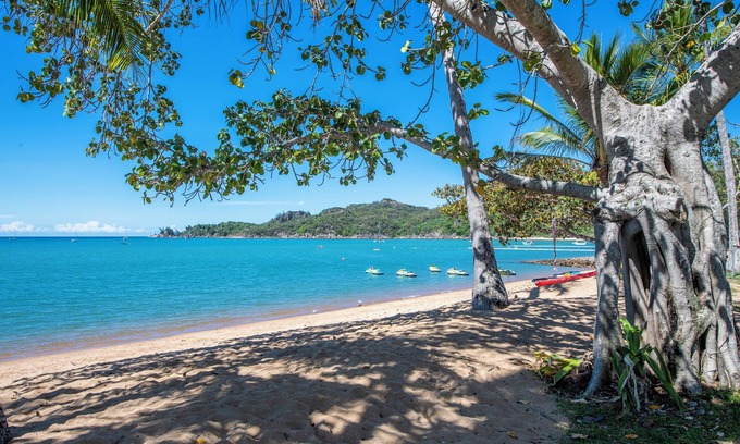 Horseshoe Bay Maison | Unit 10 Sails on Horseshoe