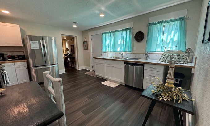 Globe Appartement | Unit 5 - Pinal Creek East - Gold Unit; 2-bedroom apartment with AC and WiFi