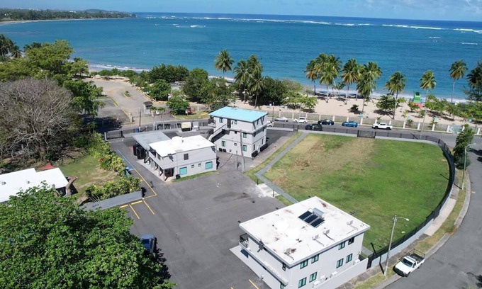 Dorado Pueblo Appartement | Unit 6 Fully Renovated, ADA-Accessible Beachside with Oceanview 1 Bedroom Prime