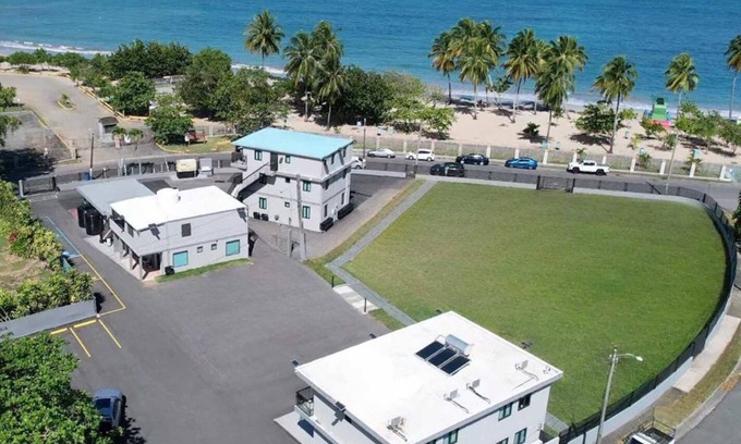 Dorado Pueblo Appartement | Unit 7 Fully Renovated, Beachside with Oceanview 1 Bedroom Prime Dorado Location