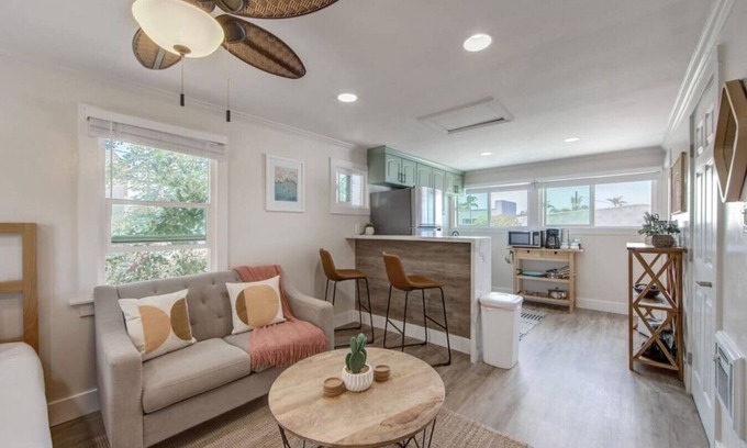 Coronado Appartement | Unit C - B Ave Bungalows · Surf Shack Studio, 5 Min Walk to Coronado Beach!