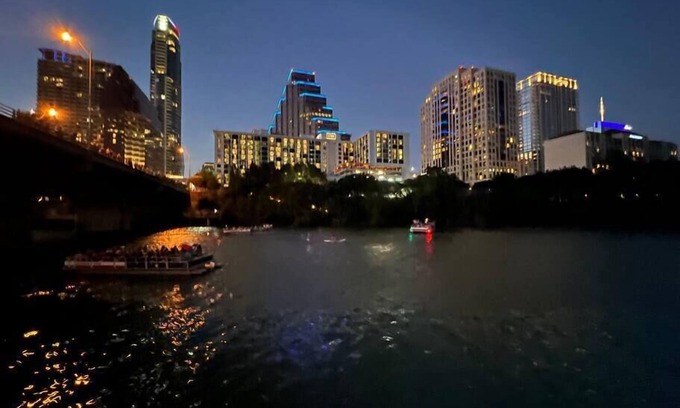Riverside Maison | Downtown Austin Town Lake Getaway KING Suite to Relax/Work