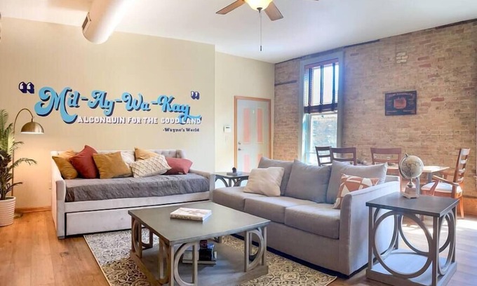 Westown Appartement | Unit C- New Big 2 King Bedroom Condo by FiservForum/3rd St