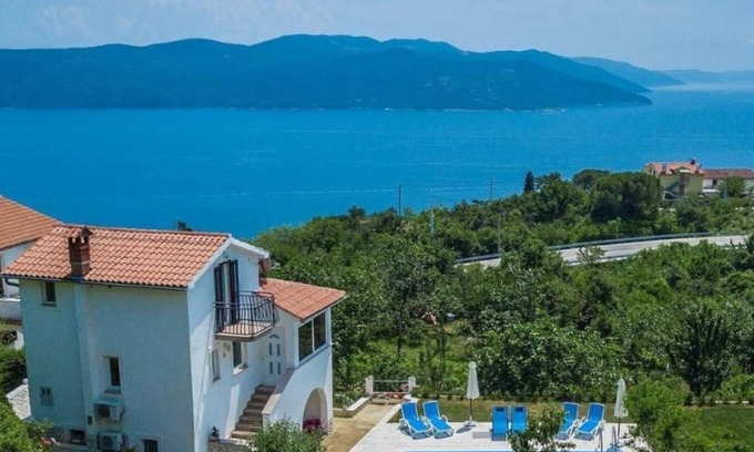 Zagore Appartement | Units Charming Brsec Apartment with Shared Pool - Obe Bedroom Apartment with Pool