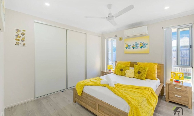 Pimpama Maison | Universal Movie World -Close to Everything