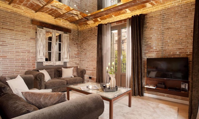 Sant Antoni Appartement | Universitat Building! Rooftop terrace with pool and views!