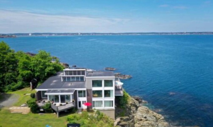 Nahant Maison | Un front de mer dégagé à Seaside Boston / Nahant