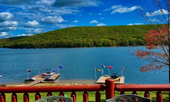 Oakland Cabine | Lake Front Minutes to Wisp Ski Resort!! Free Late Check Out in the Winter