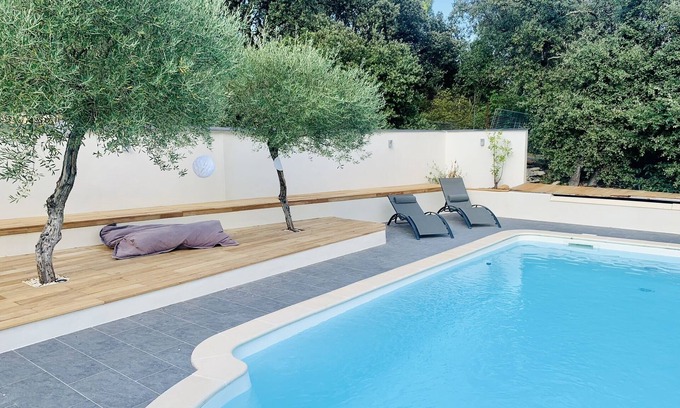 Caremeau Maison | Villa sans vis-à-vis piscine cuisine d'été salle de sport