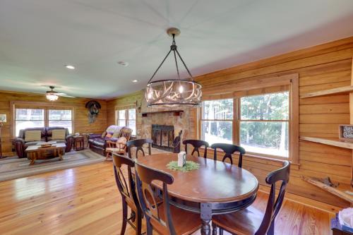 Louisburg Maison | Unplug and Unwind! Country Cabin in Louisburg