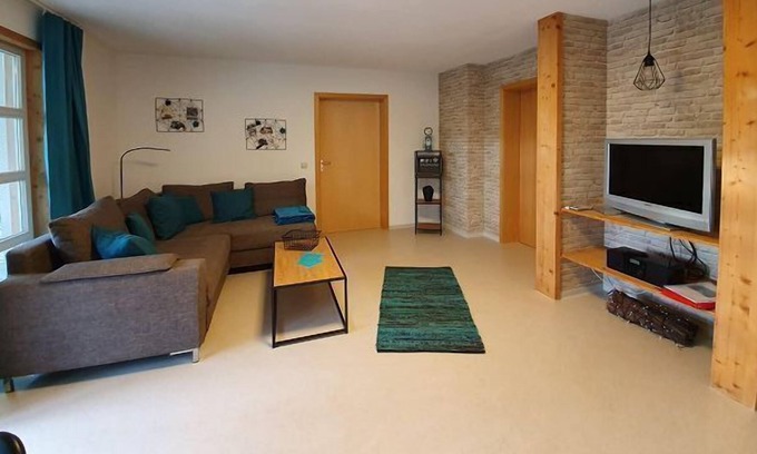 Gemarkung Tieringen Appartement | Untere Ferienwohnung, 70qm, Terrasse, 1 Schlafzimmer, max. 3 Personen