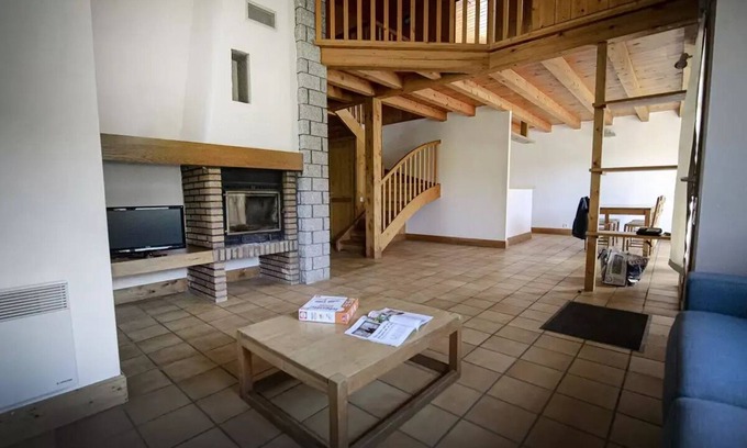 Mende Villa | Village de Gîtes Le Colombier - Gîte 8 Personnes