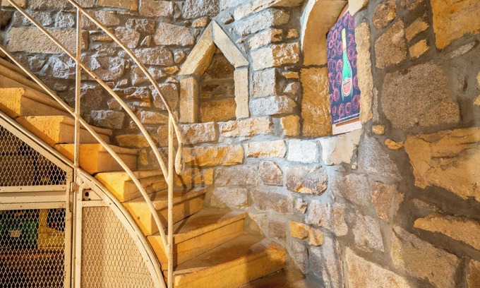 Montagny Maison | Unusual accommodations available in Chambre d'Hôtes