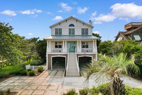 Pawleys Island Maison | Unwind and Indulge at Five Stars Beach Home