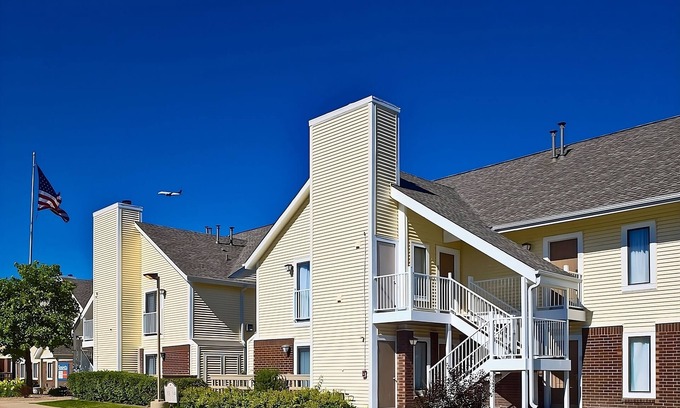 Westlake Hôtel | Unwind in a Pet-friendly Property with Free Parking and Outdoor Pool!