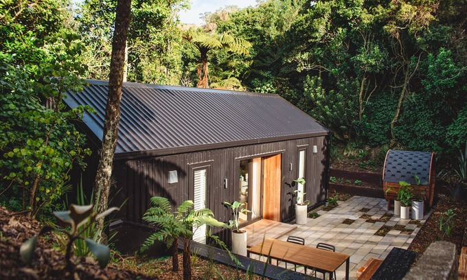Wellington Maison | Unwind in an urban oasis w/sauna & garden views