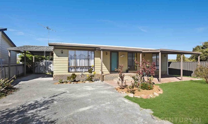 Port Willunga Maison | Unwind @ Retro-Vibe Pet Friendly