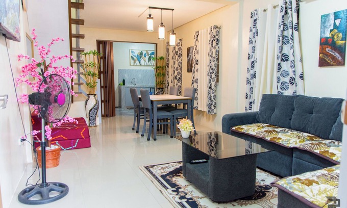 Angeles City Maison | Up to 18 Pax Aqua Planet & Korean Town & Clark International Speedway