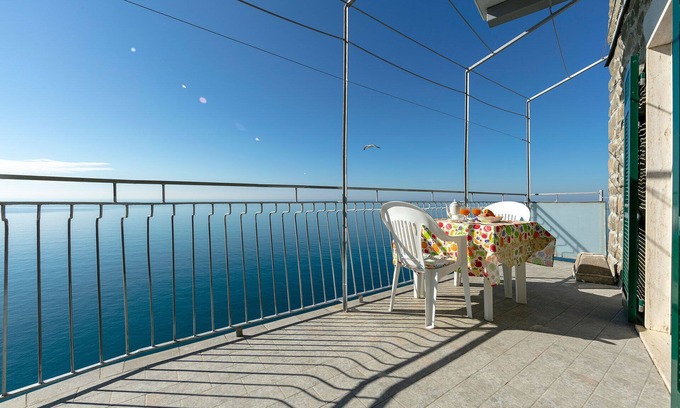 Corniglia Maison | Up to 5 guest house above the Cliff House