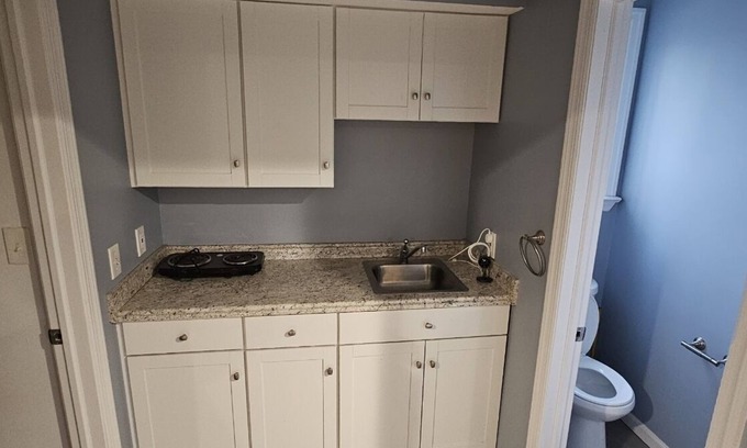Somerset Appartement | Updated studio/efficiency apartment