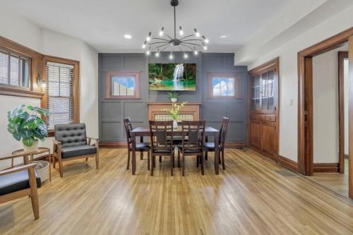 Merion Village Maison | Updated 4BD House Near German Village w Parking