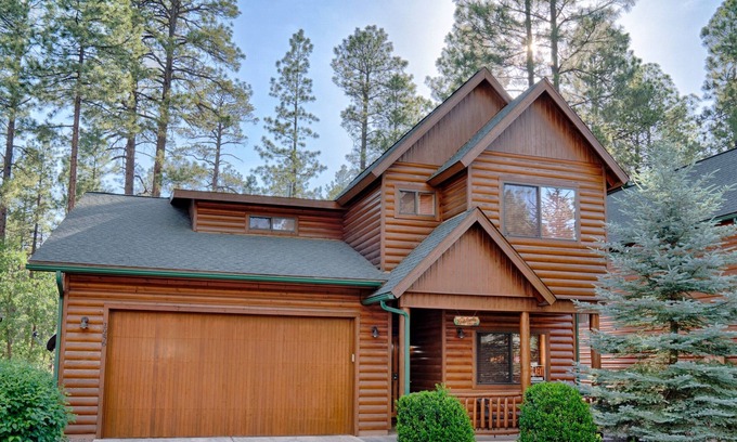 Pinetop Cabine | Belle maison 5 étoiles au premier rang dans la communauté fermée de Pinetop Crossings!