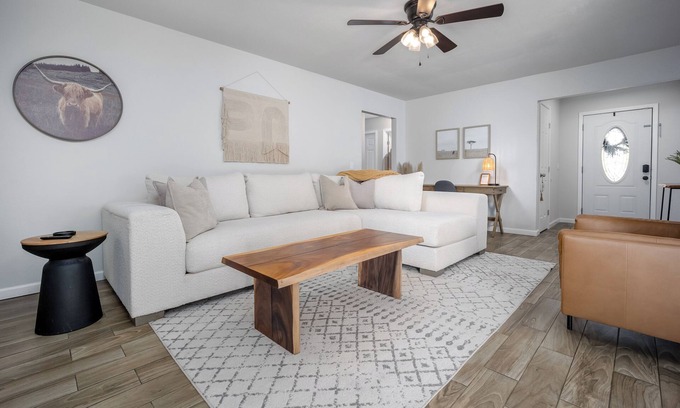 Moore Maison | Updated and Clean Home in Moore with Garage