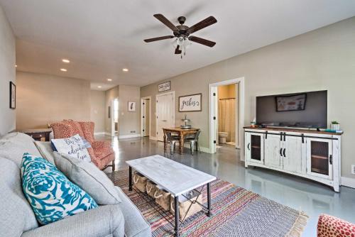Bowling Green Appartement | Updated Apt 1 Mi to Western Kentucky University!
