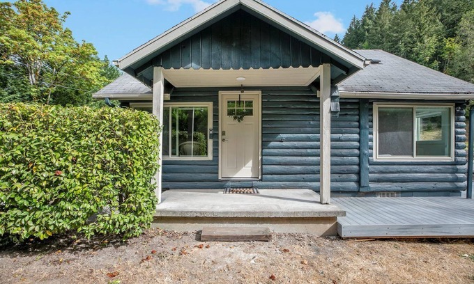 Cedar Mill Maison | Updated Bungalow in the Country!
