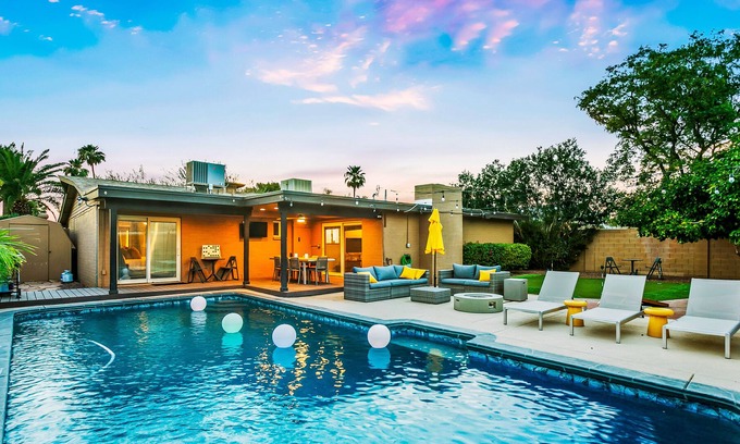 Pointe Scottsdale Maison | Updated, dog-friendly home with pool, putting green, fire pit, lanai, & WiFi