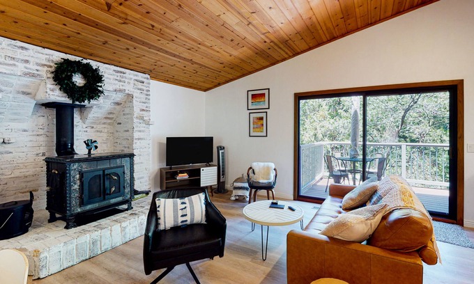 Crestline Maison | Updated home with central AC, W/D, wood stove, home office & high-speed WiFi