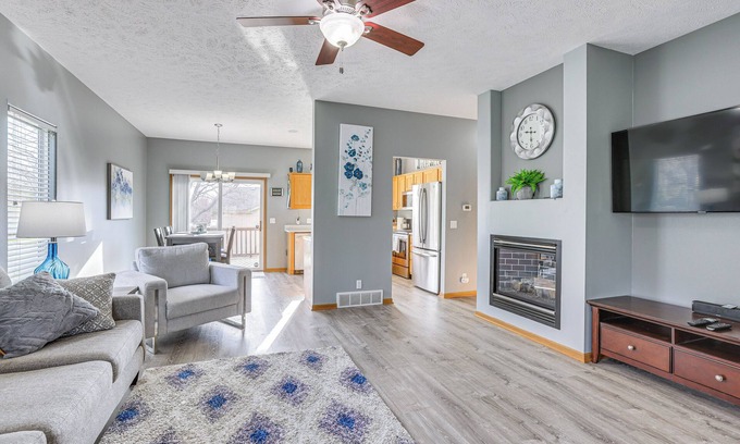 McArdle Copropriété | Updated Omaha Condo - 15 Miles to Downtown!