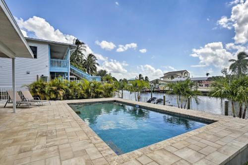 Saint James City Maison | Updated St James City Home on Canal with Pool and Dock