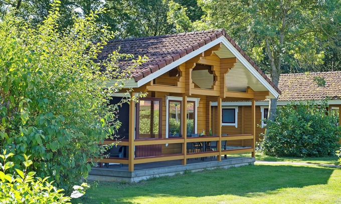 Municipality of Hardenberg Maison | Upgraded 4-person bungalow with dishwasher, washing machine and veranda at park ’t Hooge Holt, near Gramsbergen and playgrounds.