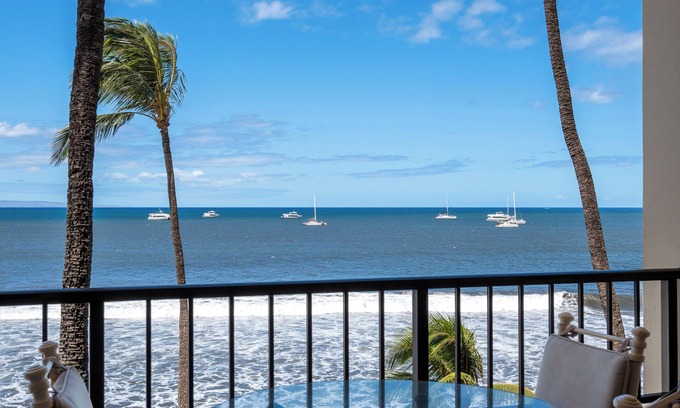 Kihei Copropriété | Upgraded Corner Unit with Amazing Pool and Ocean Views! - Sugar Beach #421