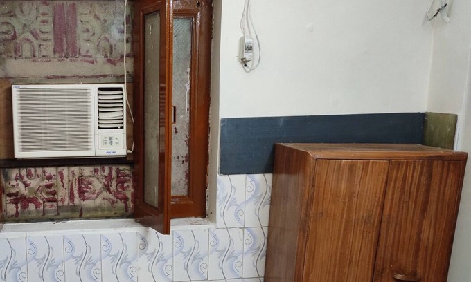 New Delhi Maison | Uppal's PG partageant la chambre avec petit-déjeuner et dîner