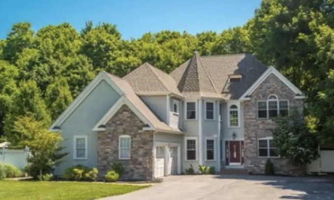 Sagamore Beach Maison | Upper Cape Mansion: Minutes From Beach