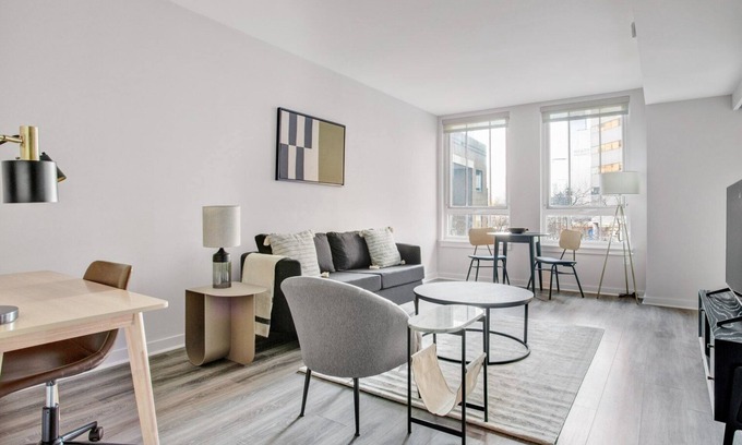 Bethesda Appartement | Upscale Bethesda 1BR w/ Gym, Roof & Lounge, near Metro, by Blueground